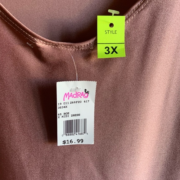 NWT🌟Spaghetti Strap Bodycon Satin Feel Dress - Picture 3 of 4